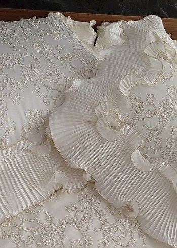 Gold Krem Yatak Örtüsü - Görsel 3