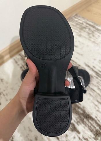 Diğer Gri - Siyah Renkli Deri Tokalı Kadın Sandalet