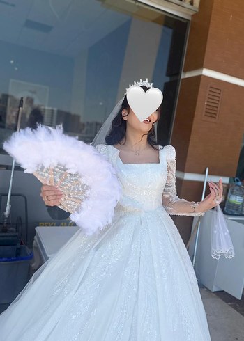 Uzun Kollu, dantel ve işlemeli prenses model - Görsel 3