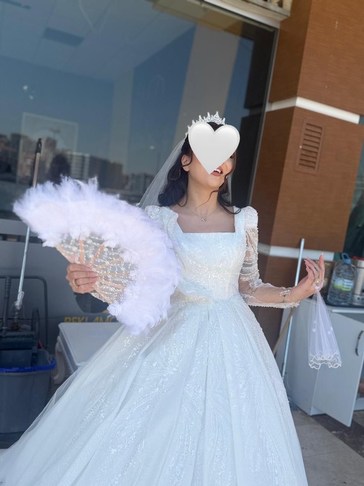 Uzun Kollu, dantel ve işlemeli prenses model - Görsel 3