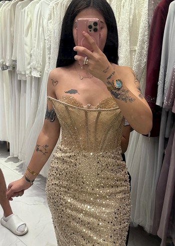 Straplez,taşlı ve pullu abiye - Görsel 3