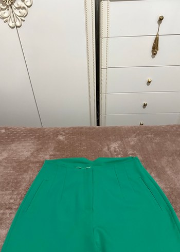 Yeşil Kadın Rahat Kesim Kumaş Pantolon - Görsel 2