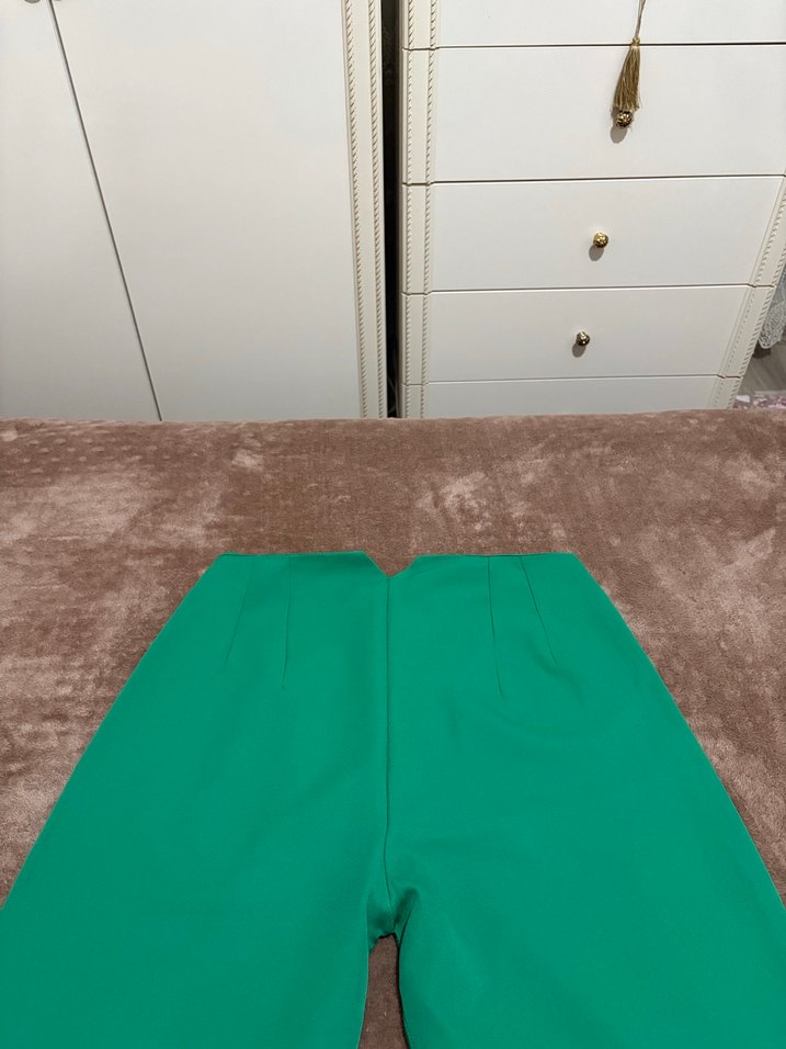 Yeşil Kadın Rahat Kesim Kumaş Pantolon - Görsel 3