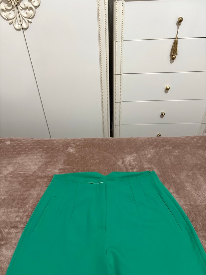 Yeşil Kadın Rahat Kesim Kumaş Pantolon - Görsel 2