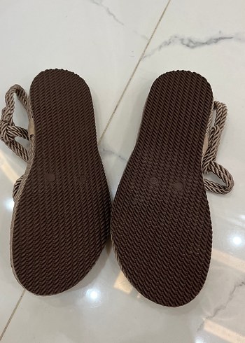 Zara Kadın Bohem Tarz Kahverengi Dolgu Topuklu Sandalet