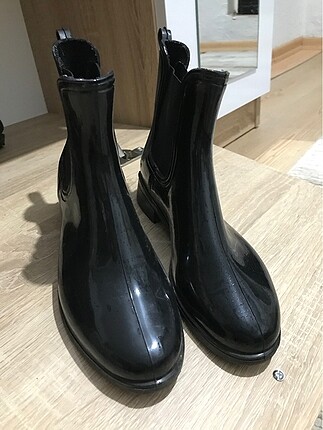 Yağmur botu