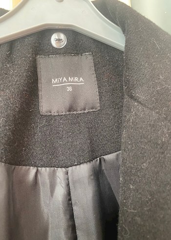 Düğmeli Siyah Kaban - Görsel 3