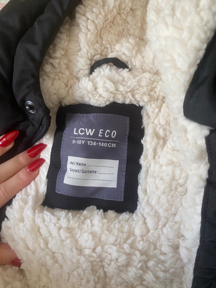 Erkek Çocuk Siyah Kapüşonlu Düğmeli mont - Görsel 4