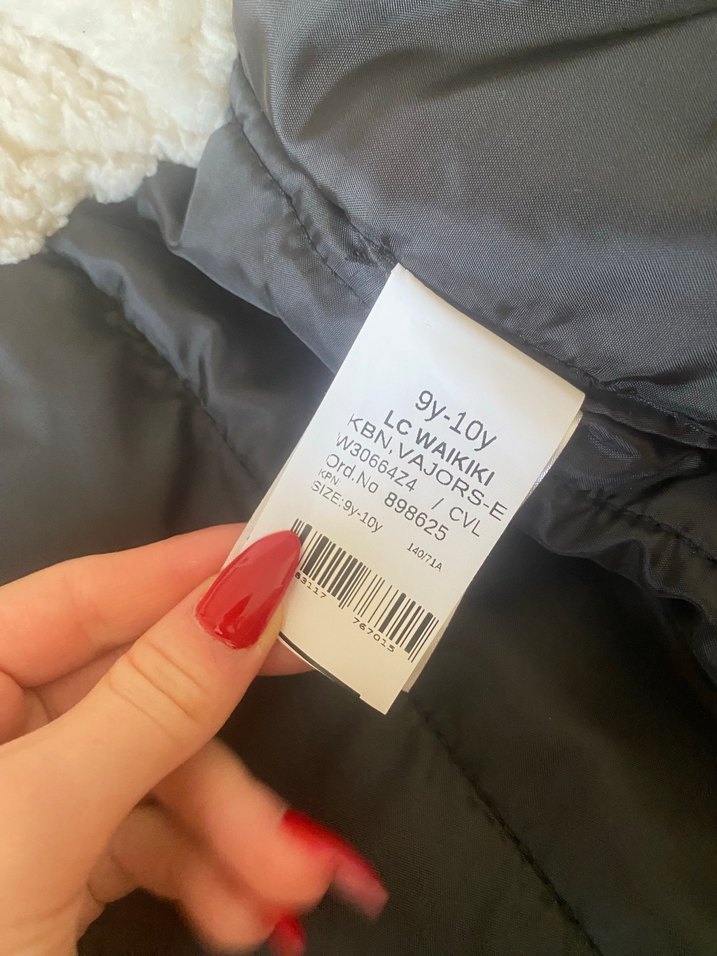 Erkek Çocuk Siyah Kapüşonlu Düğmeli mont - Görsel 5