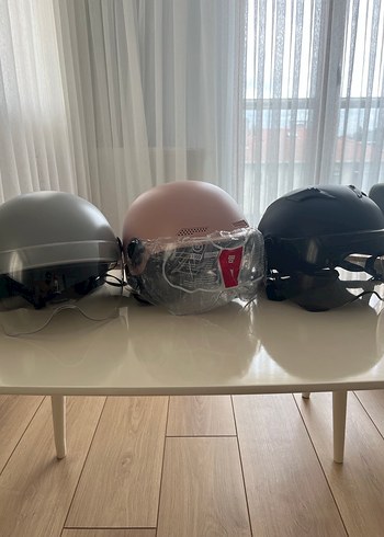 Beyaz Parlak Baskılı Motosiklet Kaskı - Görsel 4