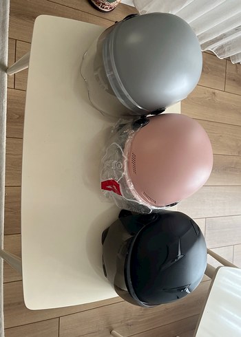 Beyaz Parlak Baskılı Motosiklet Kaskı - Görsel 3