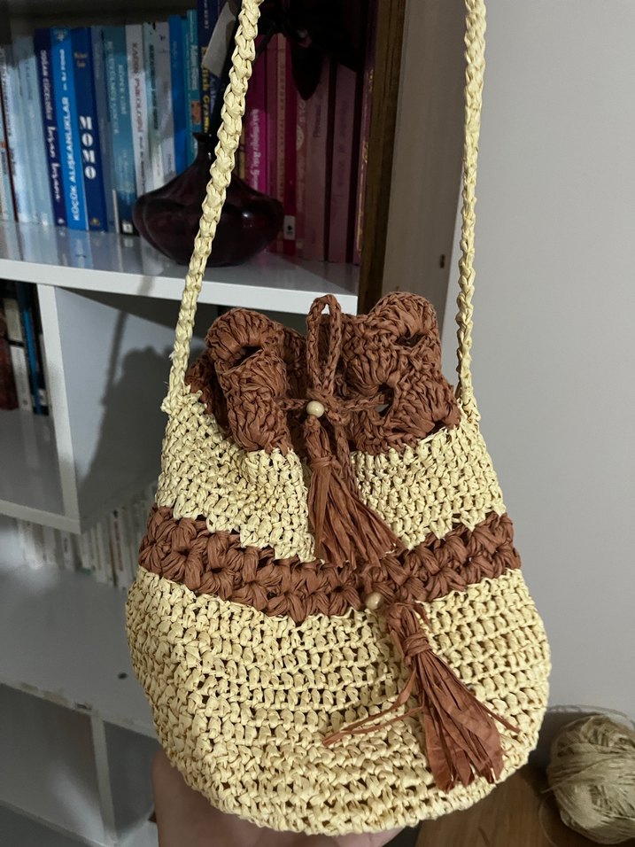 Püsküllü Kahverengi Örgü Rafya Çanta - Görsel 2