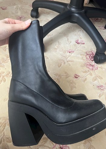 Siyah Platform Topuklu Gotik Kadın Bot BERSHKA - Görsel 3