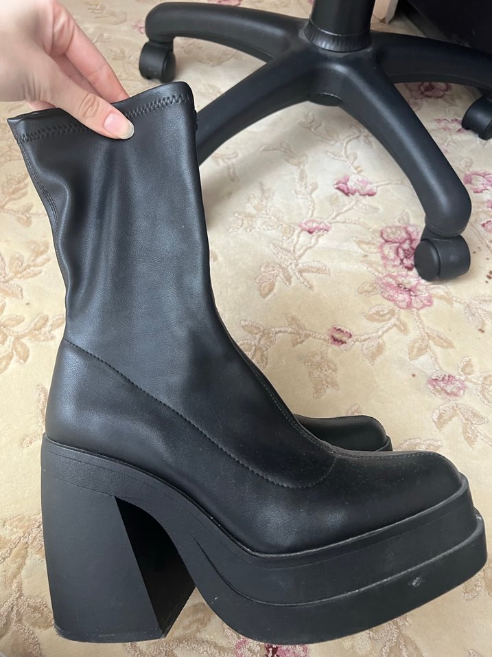 Siyah Platform Topuklu Gotik Kadın Bot BERSHKA - Görsel 4