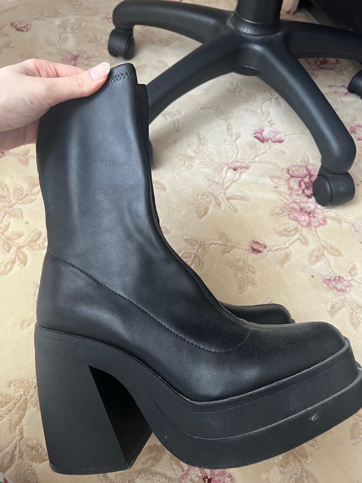 Siyah Platform Topuklu Gotik Kadın Bot BERSHKA - Görsel 3