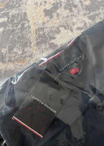 Siyah V Yaka Fermuarlı Erkek Tişört - Görsel 2