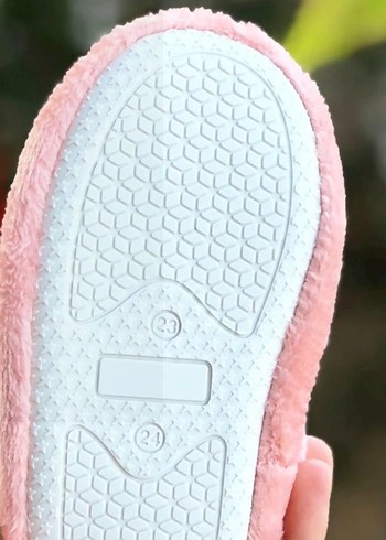 Kız Çocuk Pembe Barbie Nakışlı Sıcak Terlik - Görsel 2