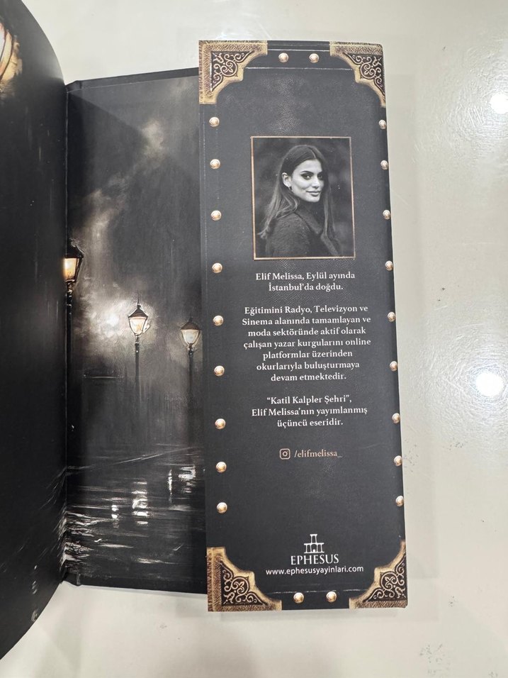 Katil Kalpler Şehri - Elif Melissa - Görsel 4
