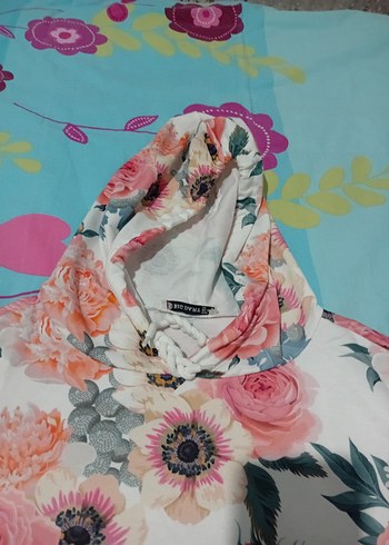 Pembe Çiçekli Kapüşonlu Hamile Tişörtü - Görsel 2