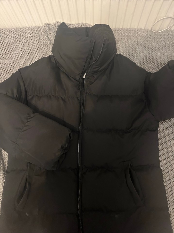 Bershka Siyah Şişme Kadın Kışlık Mont - Görsel 3