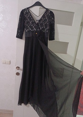 Dantel Detaylı Siyah Uzun V Yaka Abiye Elbise - Görsel 5