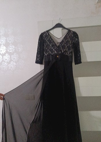 Dantel Detaylı Siyah Uzun V Yaka Abiye Elbise - Görsel 4