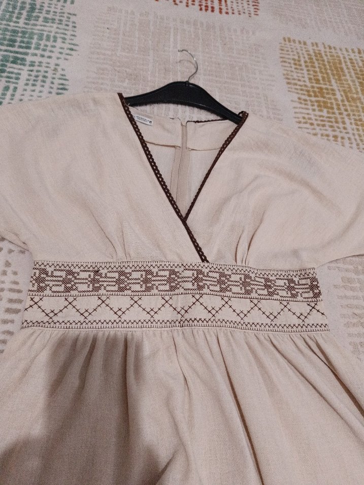 Bej Nakışlı V Yaka Uzun Keten Elbise - Görsel 3