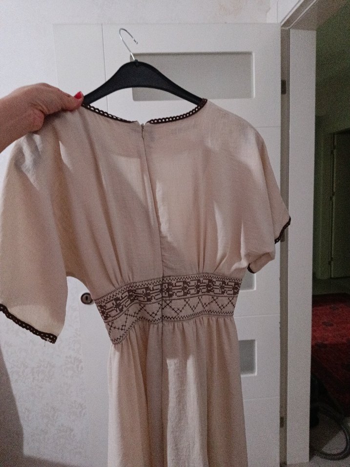 Bej Nakışlı V Yaka Uzun Keten Elbise - Görsel 5