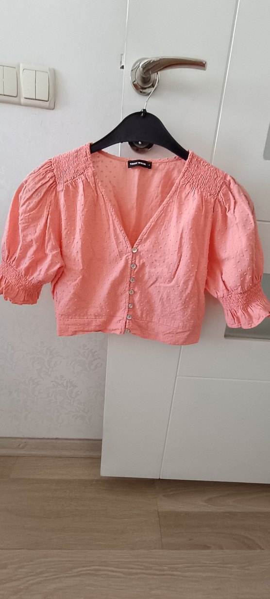 Düğmeli V Yaka Kısa crop Keten Bluz - Görsel 2