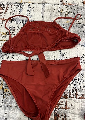 Dantel Detaylı Kırmızı Bikini Takımı - Görsel 2