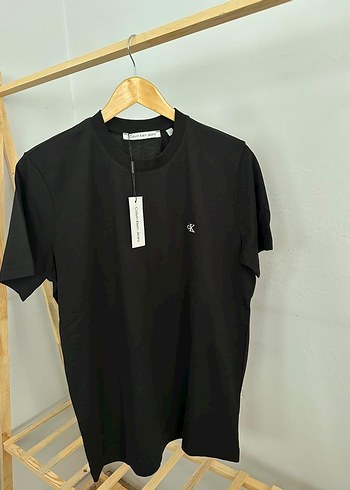 l Beden Calvin Klein Siyah Kısa Kollu Tişört