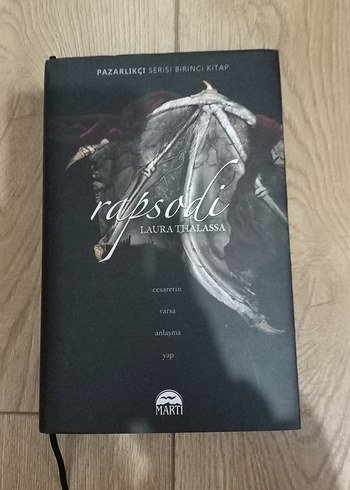 Rapsodi - Laura Thalassa