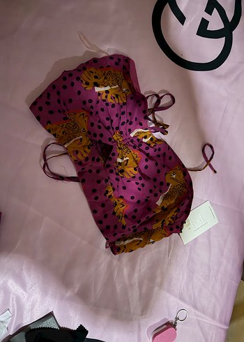 Mor Leopar Desenli Kadın alt üst yırtmaçlı takım - Görsel 2