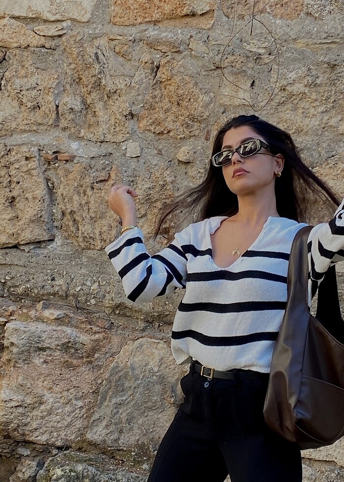 Siyah beyaz çizgili örgü kazak - Görsel 3