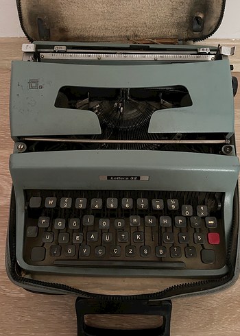 Gri Vintage Daktilo - Görsel 2