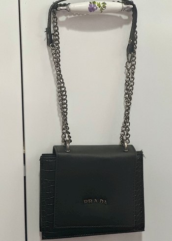 Prada Siyah Deri Zincir Detaylı Çanta