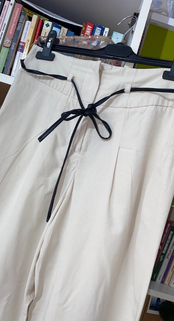 Bej Kemerli normal kesim Kadın Kumaş Pantolon - Görsel 3