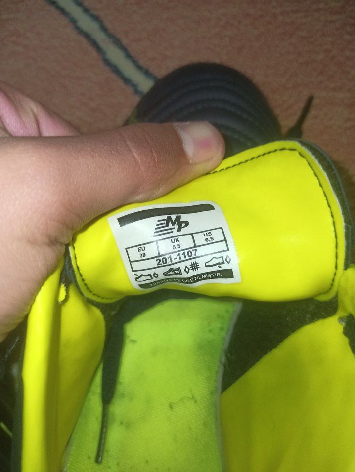 Siyah Renkli Erkek Futbol Ayakkabısı - Görsel 4