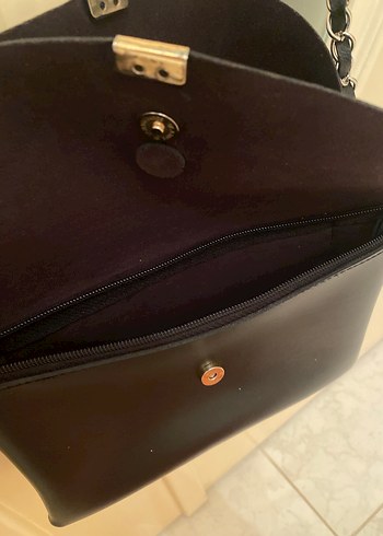 Zara Zincir Detaylı Siyah Deri Kadın Çanta - Görsel 4