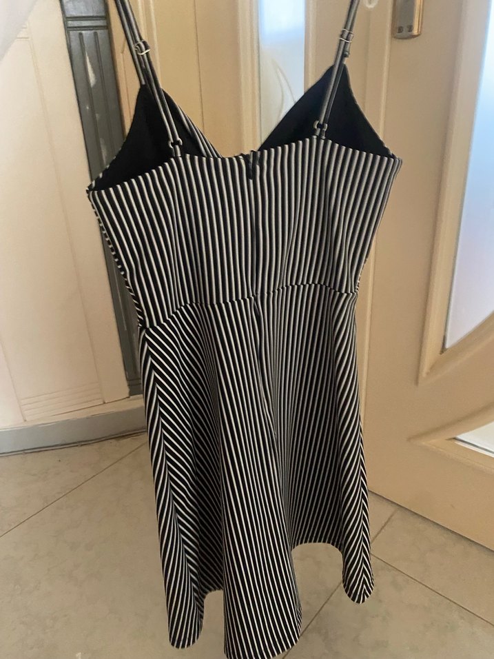 Çizgili, Pilili, Uzun Siyah Triko Elbise - Görsel 3