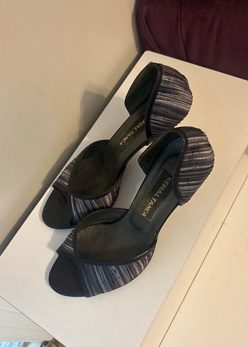 Gri Zebra Desenli Kadın Dolgu Topuk Ayakkabı - Görsel 3