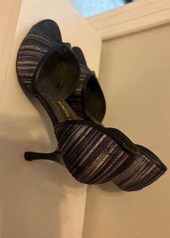 Gri Zebra Desenli Kadın Dolgu Topuk Ayakkabı - Görsel 2