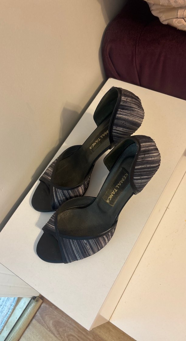 Gri Zebra Desenli Kadın Dolgu Topuk Ayakkabı - Görsel 3