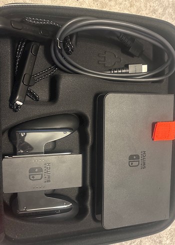 Nintendo Switch Konsol Mavi-Kırmızı Joy-Con - Görsel 4