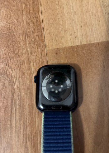 Apple Watch 7 serisi, 45 mm Mavi Kordonlu Koyu Renk Akıllı Saat - Görsel 2