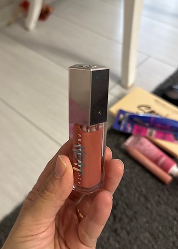 Fenty Parlak Kahverengi Dudak Parlatıcısı HEATT - Görsel 3