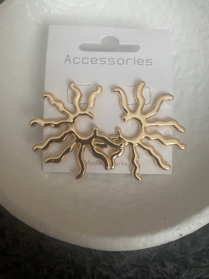 Altın Renkli Güneş Küpe - Görsel 3