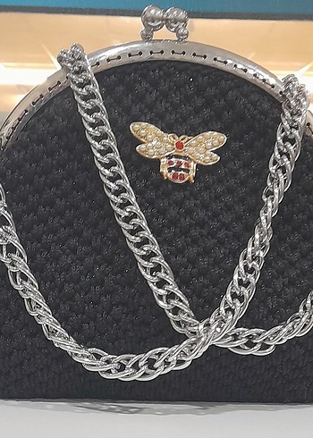 Zincir Detaylı Siyah Nakışlı Kadın Çanta - Görsel 2