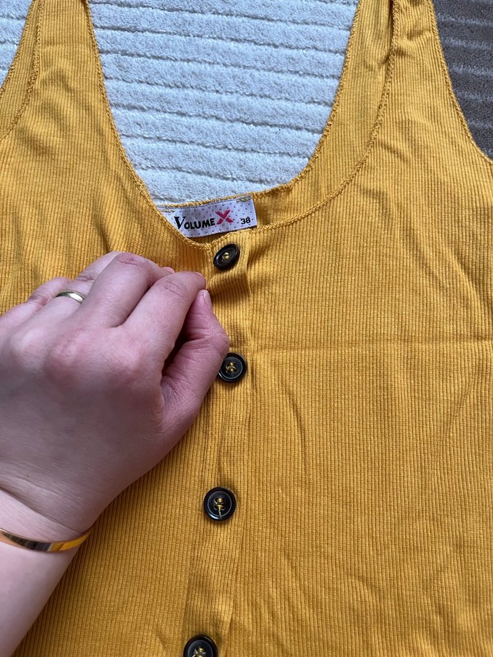 Düğmeli Sarı Keten Askılı Bluz - Görsel 3
