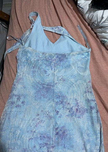 Mavi Batik Desenli Uzun Halter Yaka Elbise - Görsel 4